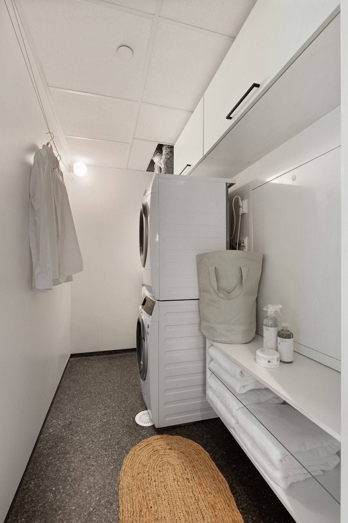 Leiligheten er en av ekstremt få på Fornebu med innredet vaskerom med sluk! Galleribilde