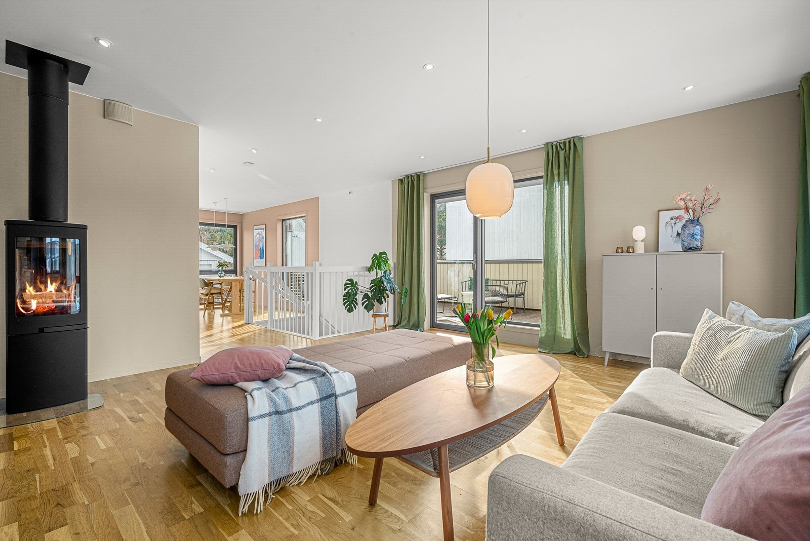 Moderne og tiltalende bolig Galleribilde