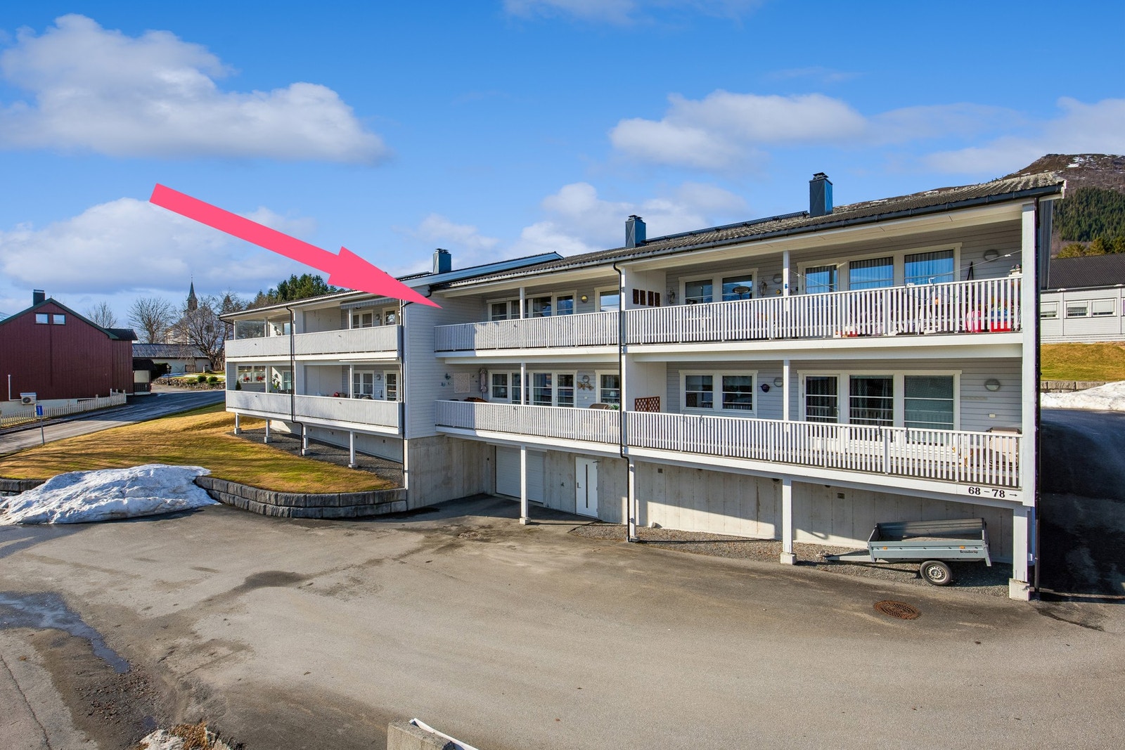 4- roms selveierleilighet i Eide sentrum - parkering i kjeller med heis adkomst Galleribilde