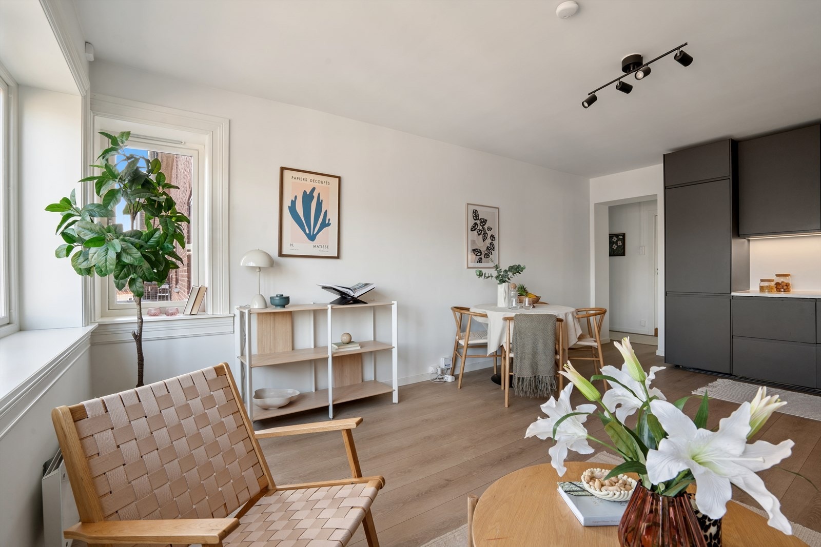 Åpen og sosial stue - her er det bare å glede seg til sene selskapskvelder! Galleribilde