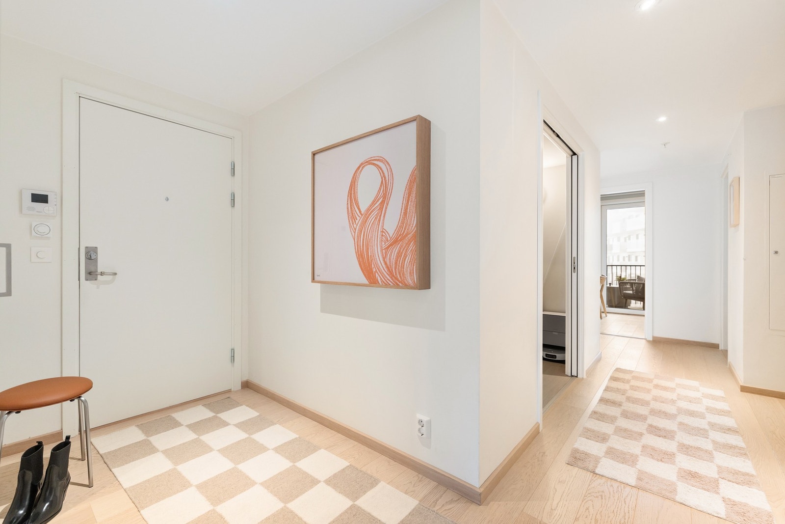 Leiligheten har vannbåren gulvvarme med lave oppvarmingskostnader. Galleribilde