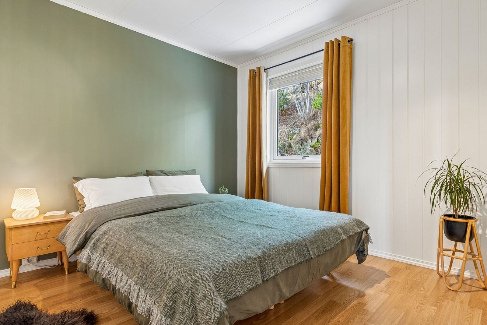 Boligen inneholder tre gode soverom. Dette av av god størrelse på hele 10,5 kvadratmeter. Galleribilde