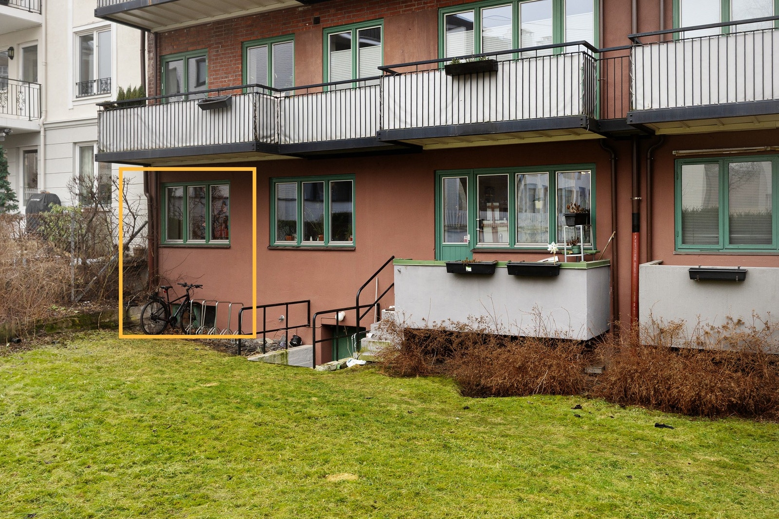 Ifølge selger, er det muligheter for å etablere balkong her, slik naboene har. Galleribilde