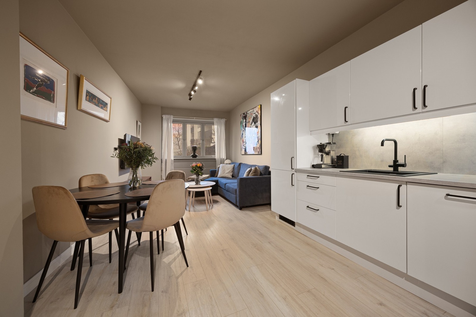 Velkommen til Erling Skjalgssons gate 34B - presentert av Synne Vang v. PrivatMegleren Komplett. Galleribilde