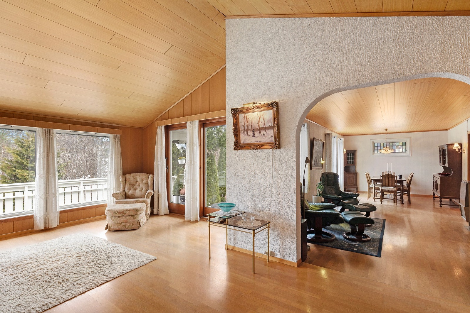 Utformingen av boligen gir gode muligheter for ulike oppholds- og aktivitetsrom. Galleribilde