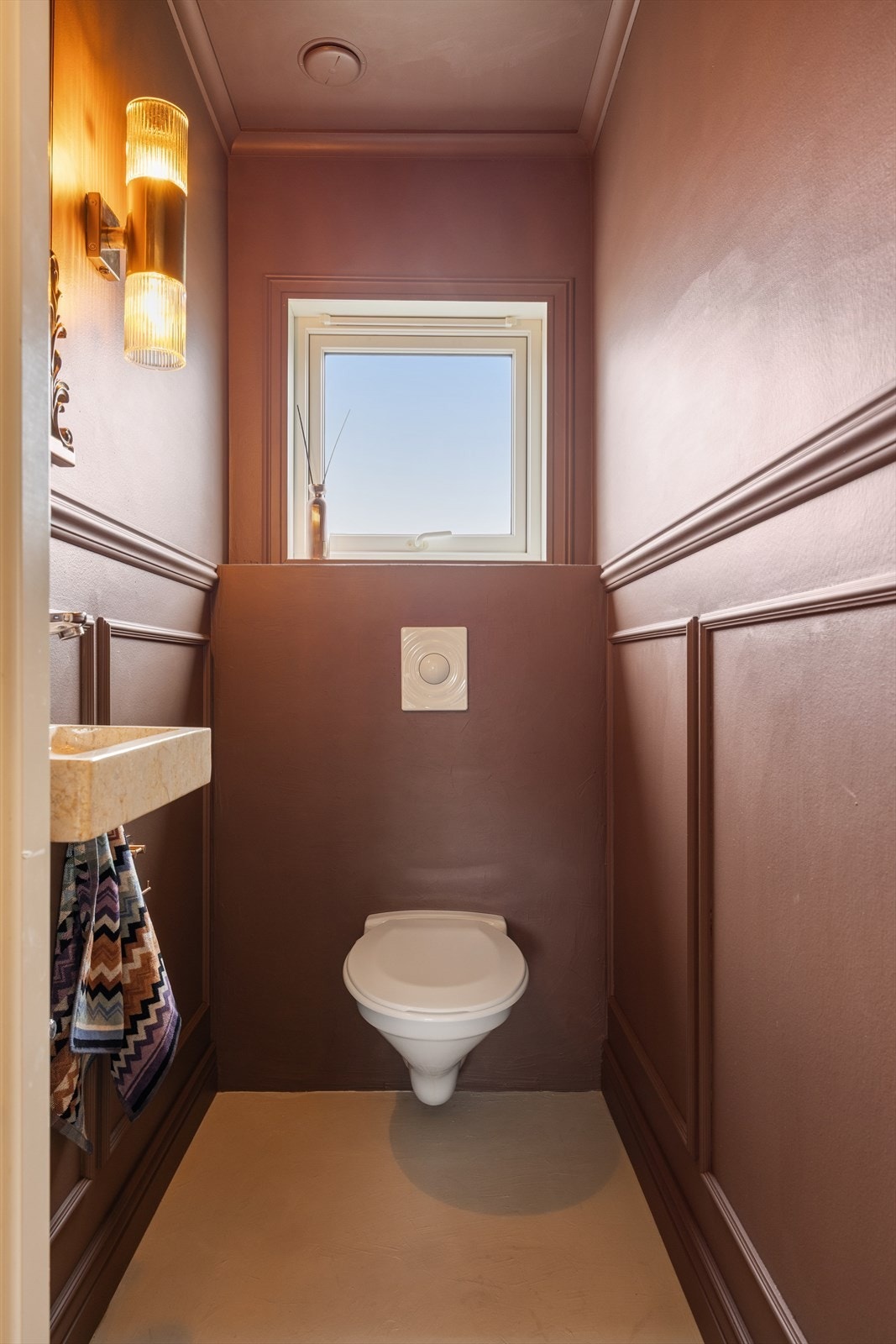 Praktisk toalettrom i første etasje, i tilknytning til entréen. Galleribilde