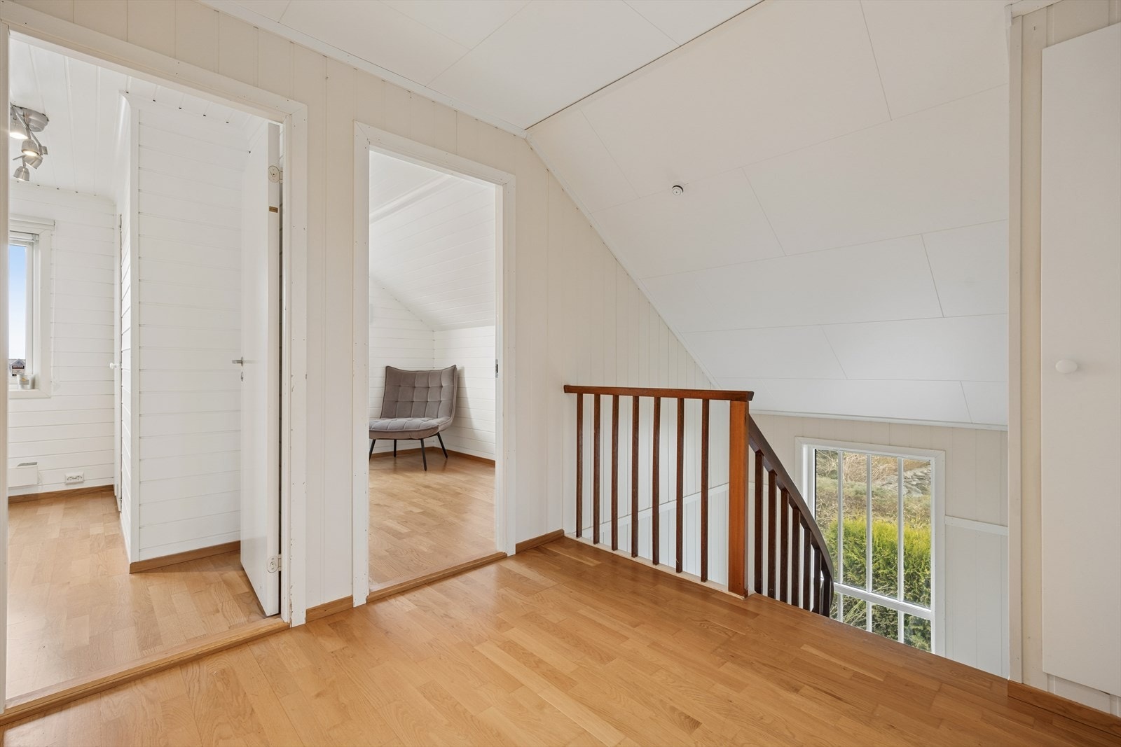 Gangen i andre etasje, med adkomst til alle soverommene og badet. Galleribilde