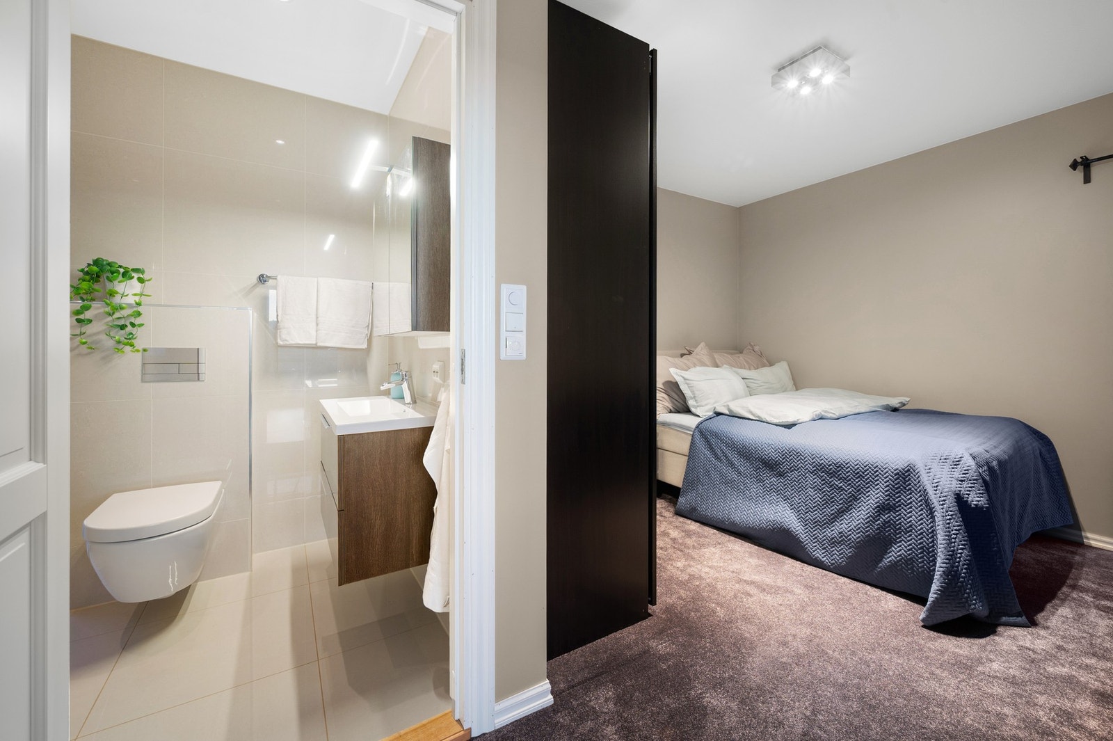 Eksklusiv og privat løsning, med tilgang til eget bad. Galleribilde