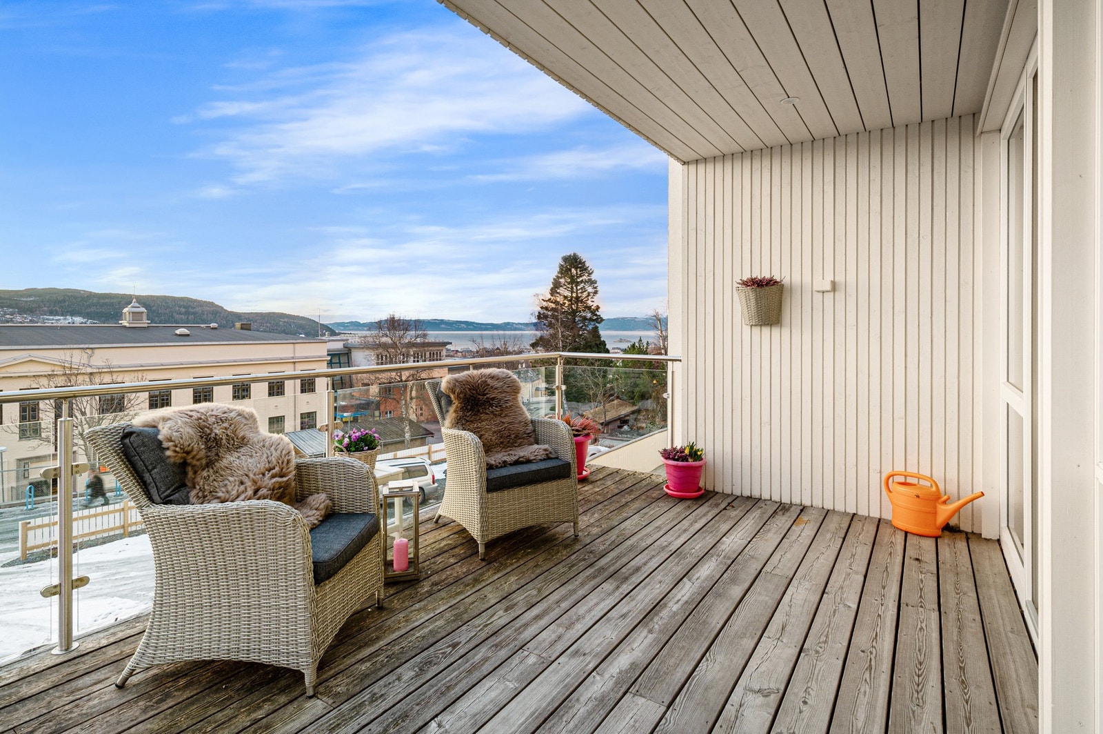 Delvis under tak, gir mulighet for flere bruksdager i året. Galleribilde