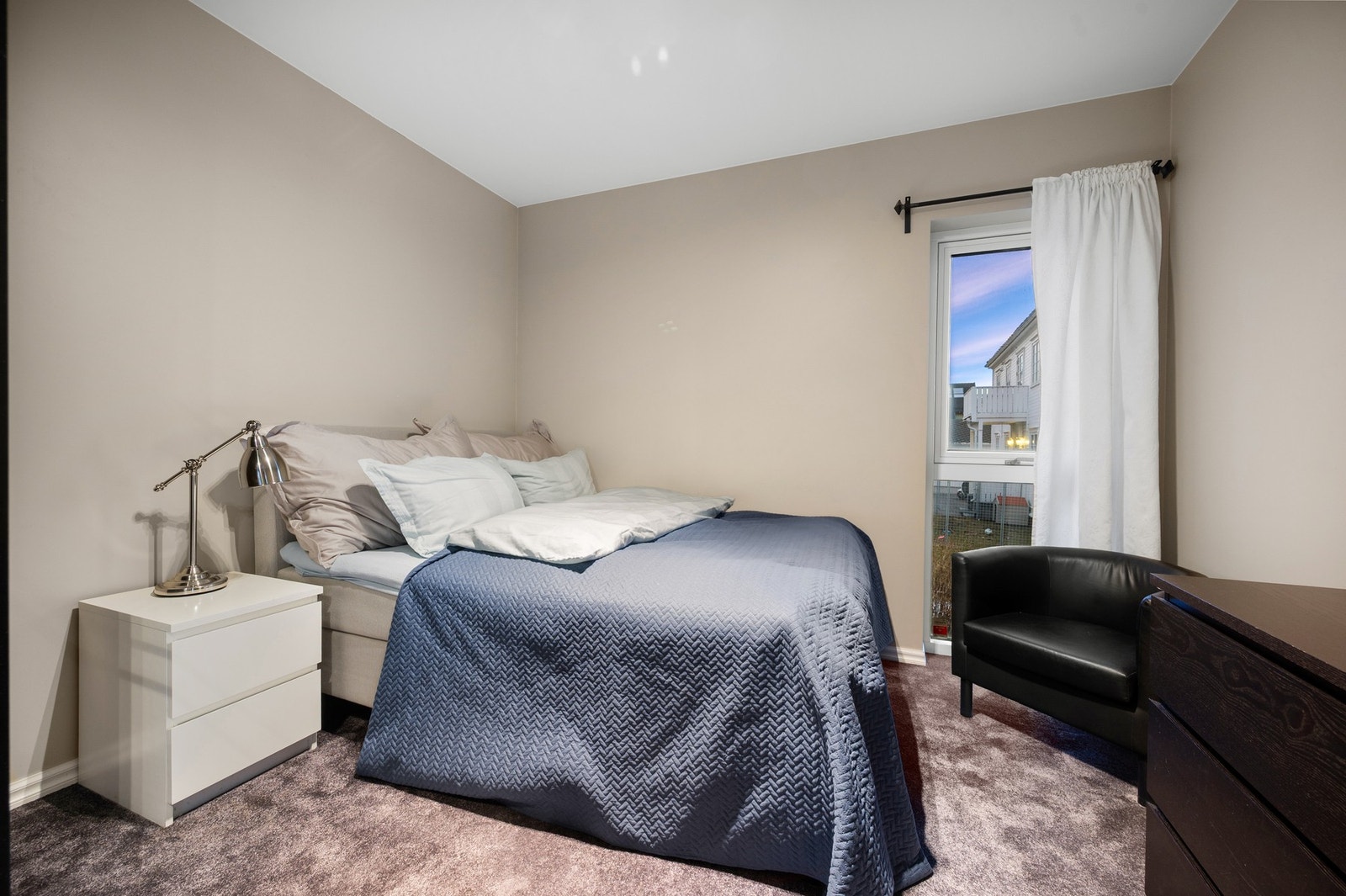 Det andre soverommet er oppmålt til 12,2 kvadratmeter. Galleribilde