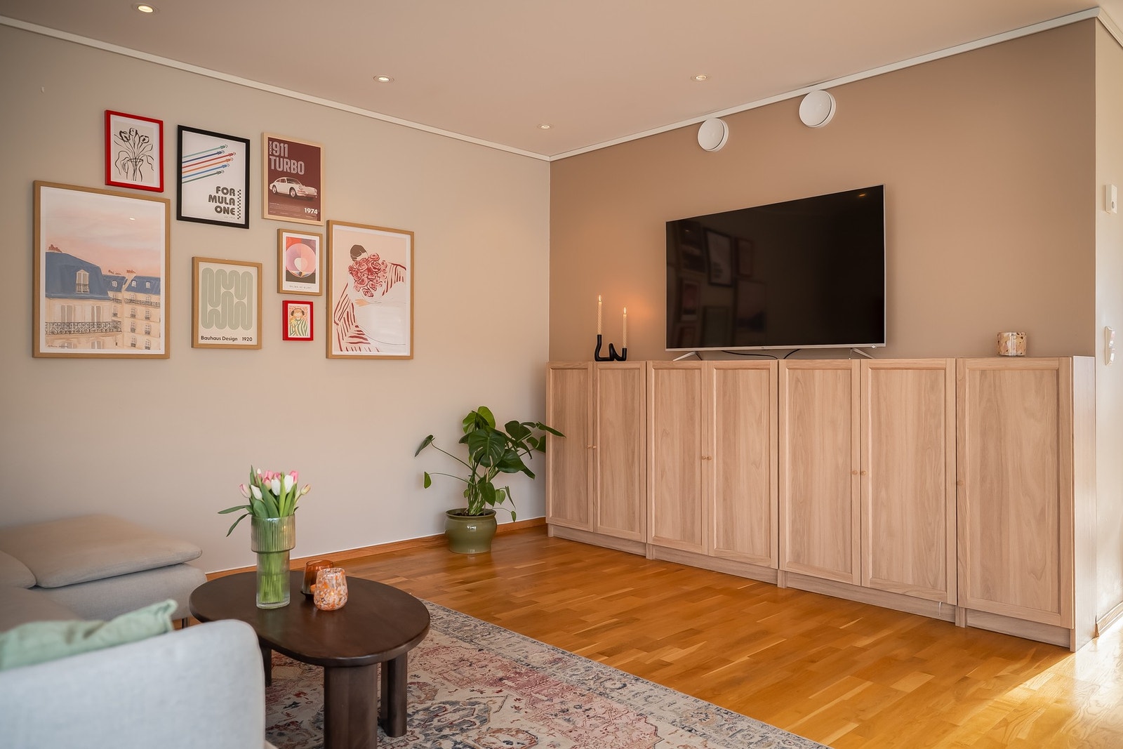 TV og internett fra Telia er inkludert i felleskostnadene og kan oppgraderes med ulike løsninger Galleribilde