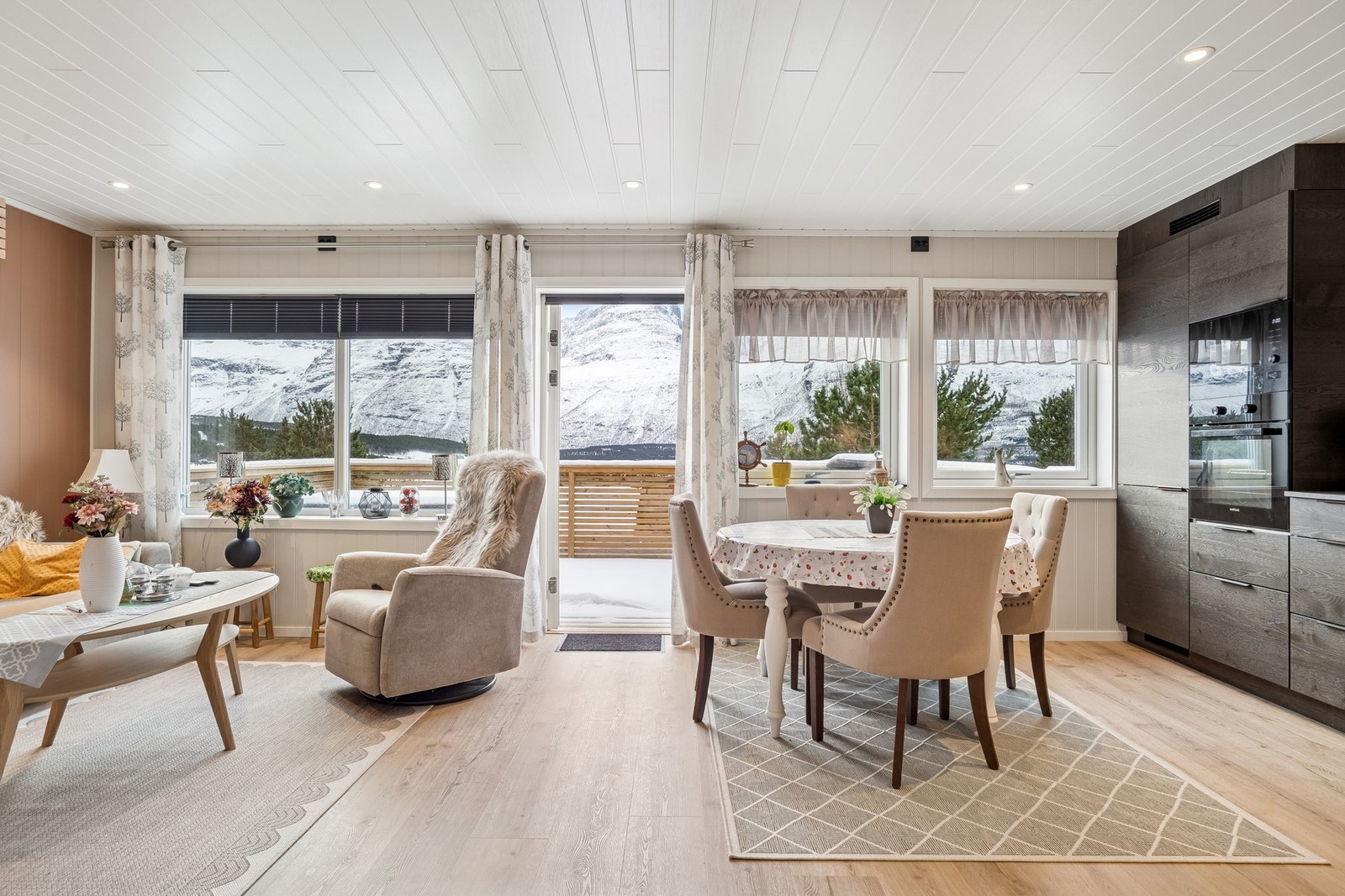 Stue og kjøkken Galleribilde