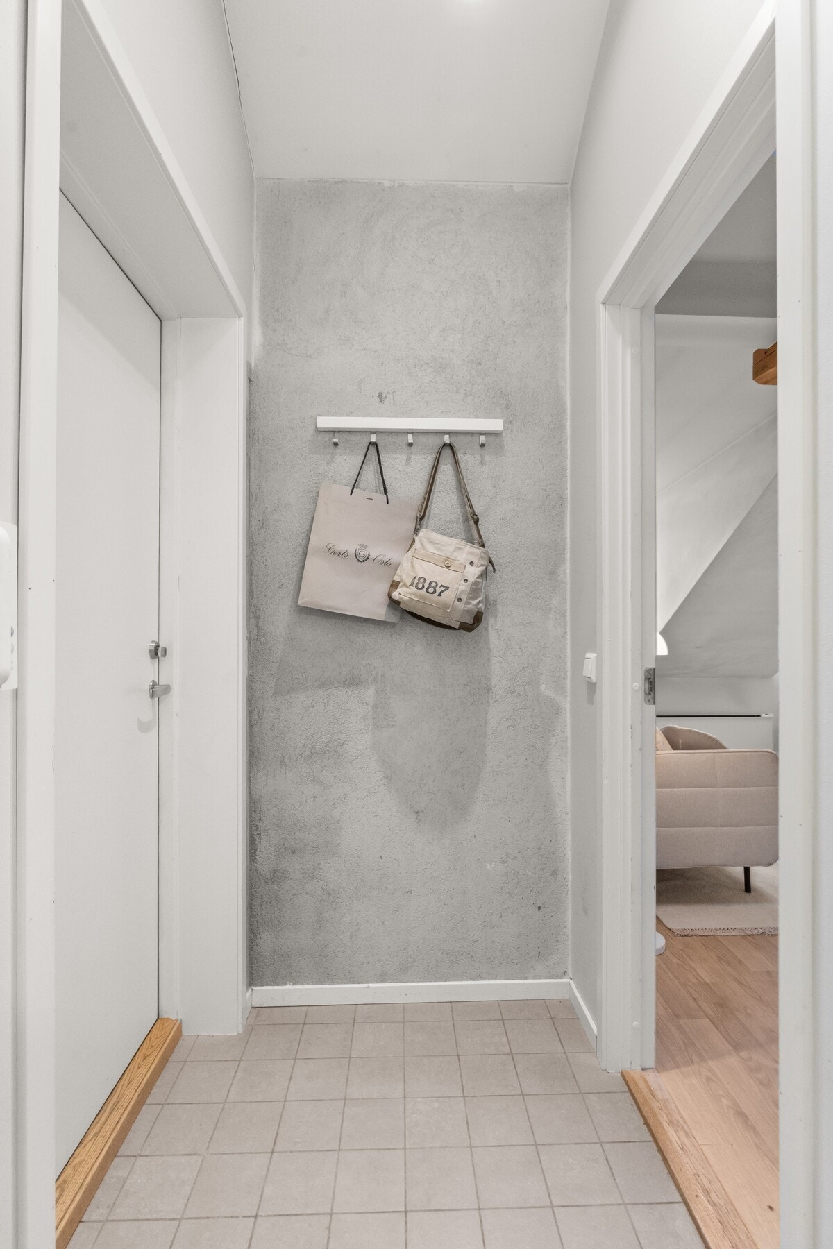 Entré/gang. Galleribilde