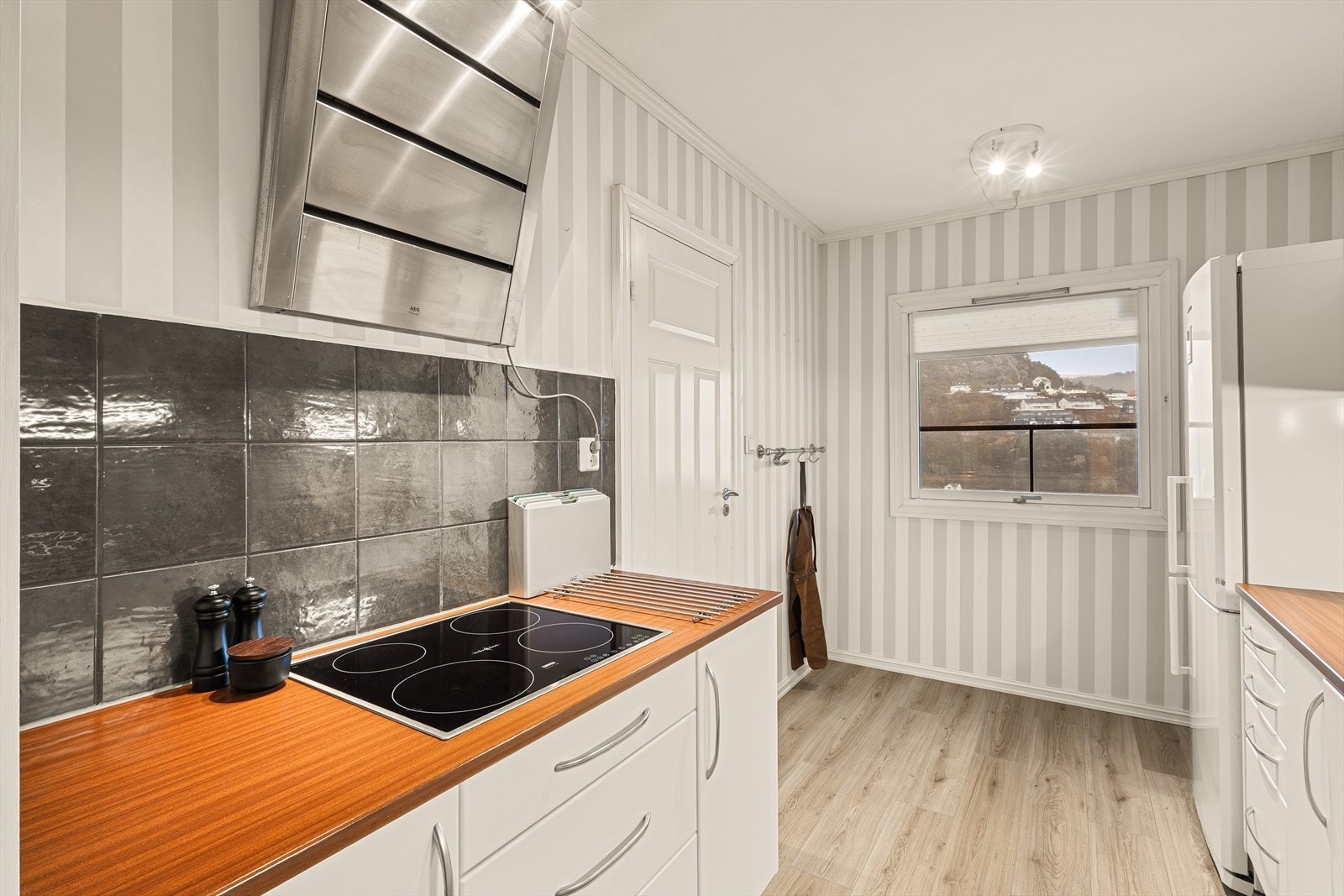 Det er plass til ytterligere innredning på kjøkkenet. Galleribilde