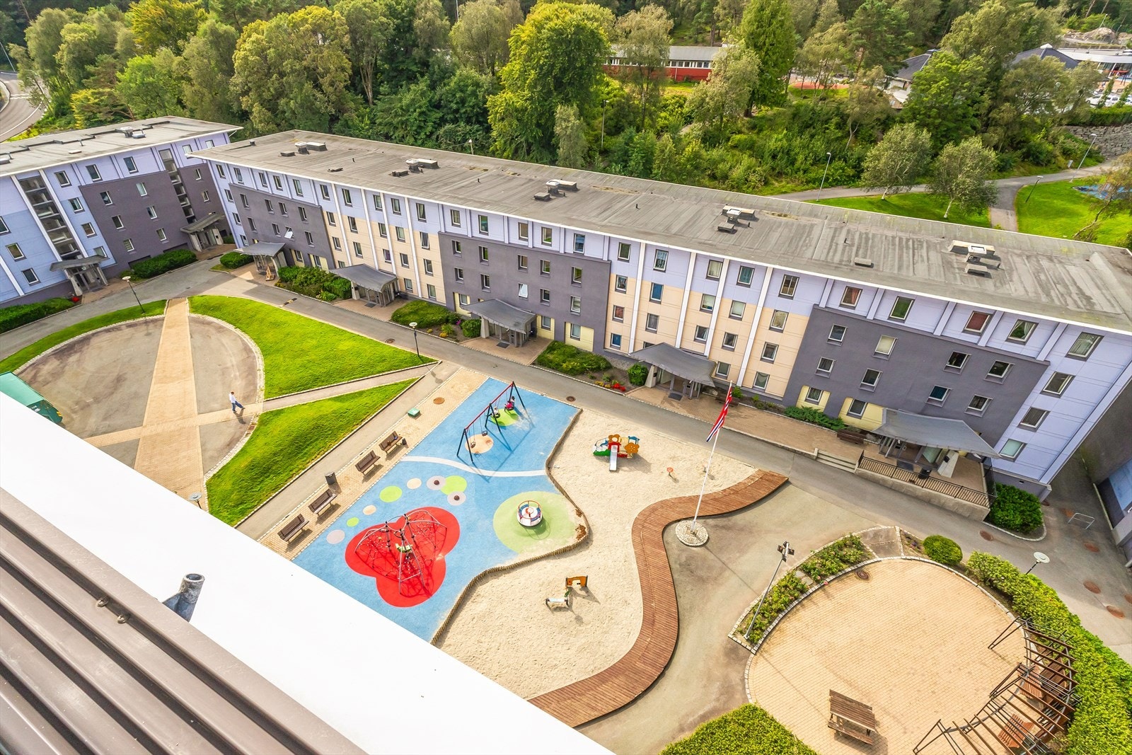 Et veldrevet borettslag med fine uteområder! Galleribilde