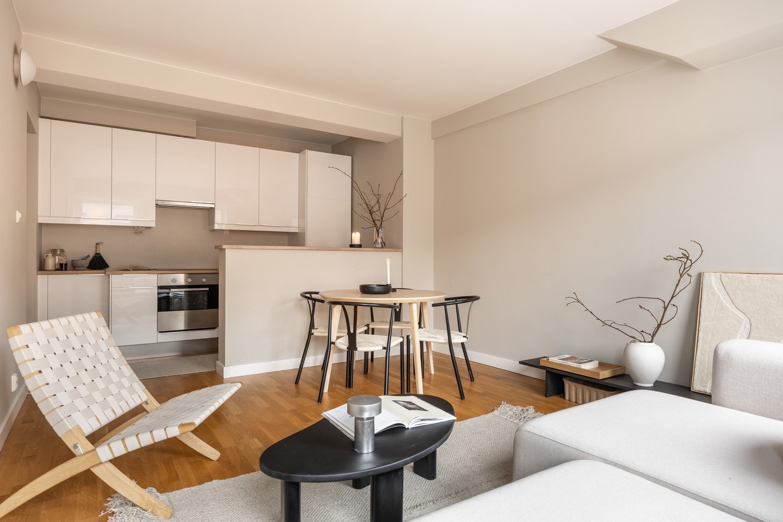 Perfekt leilighet for deg som ønsker å bo midt på fantastiske St. Hanshaugen med gangavstand til alt man trenger i hverdagen. Galleribilde