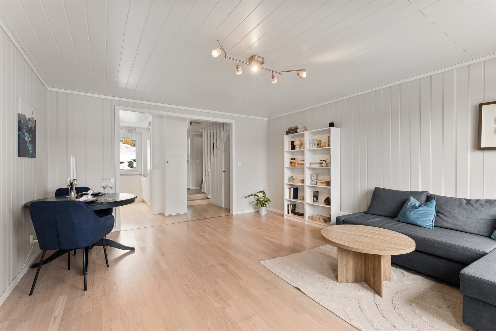 En arealeffektiv planløsning gir en god flyt mellom rommene. Galleribilde