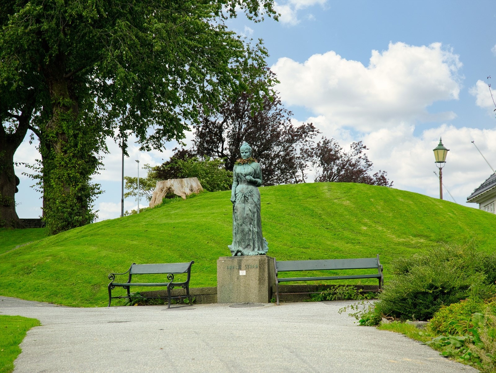 Flere flotte parker i kort gangavstand fra leiligheten. Galleribilde