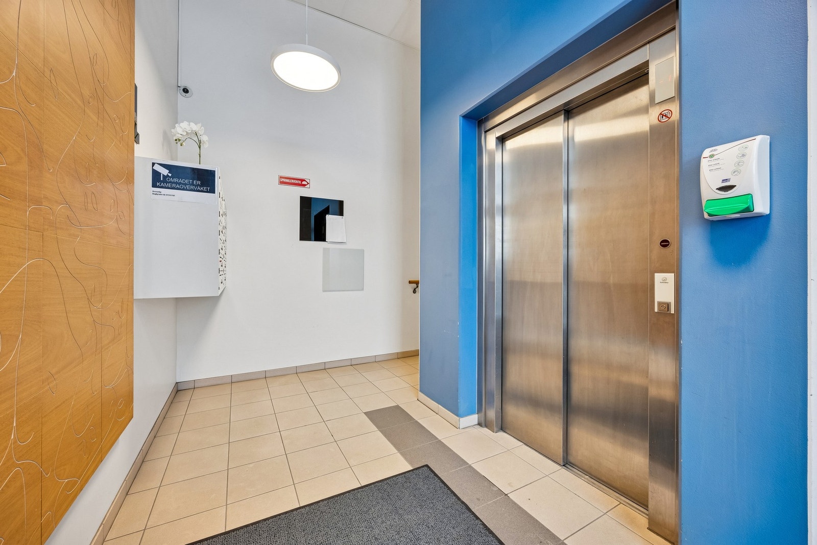 Heis i bygget til alle plan Galleribilde