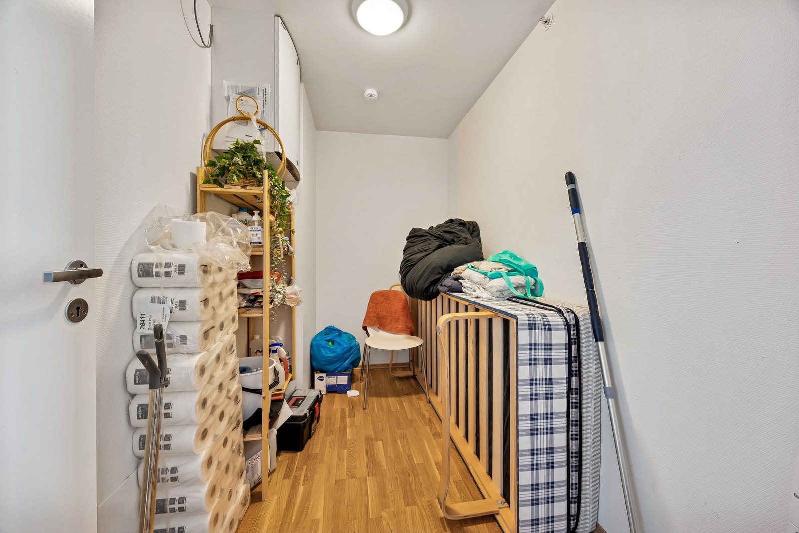 Innvendig bod - i tillegg disponerer leiligheten sportsbod i garasjekjeller Galleribilde