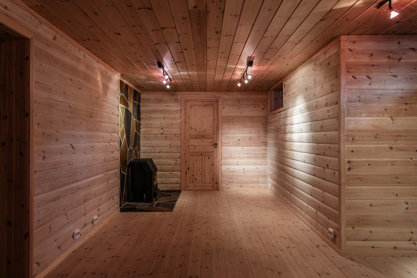 Flere innredningsalternativer i kjellerstuen. Galleribilde