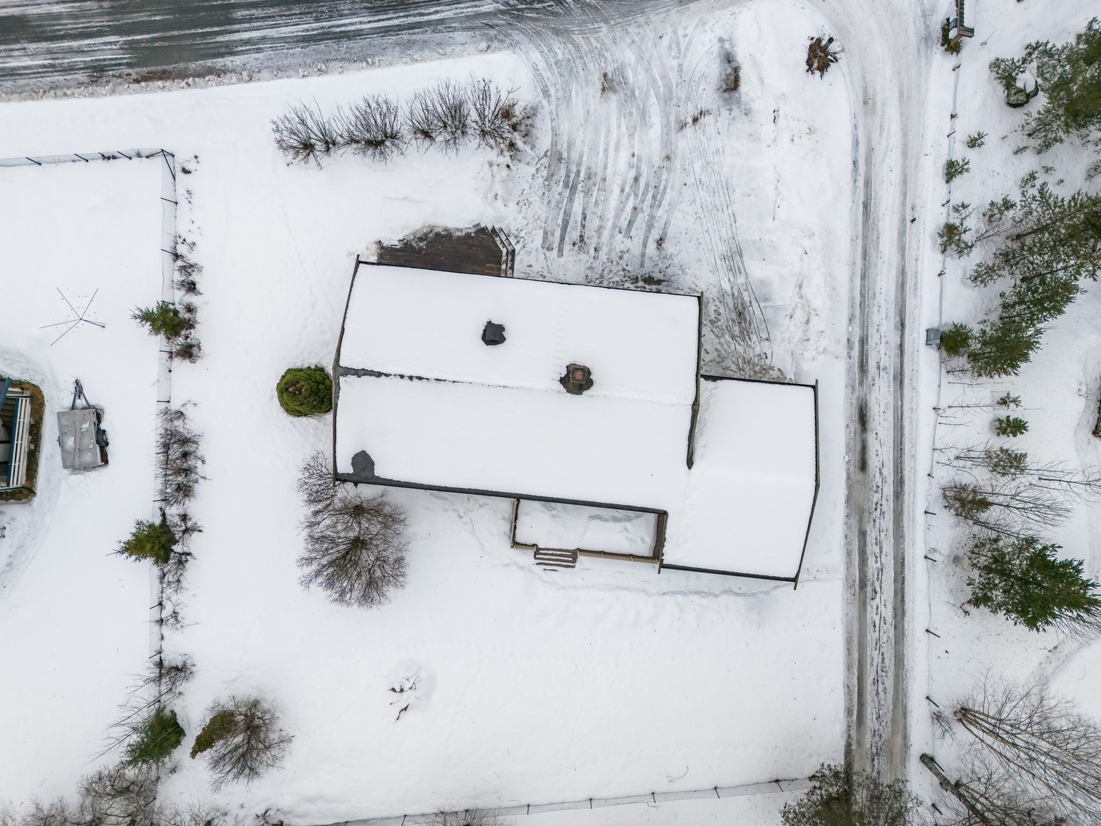 Eiendommen har en tomt på 946 m². Galleribilde