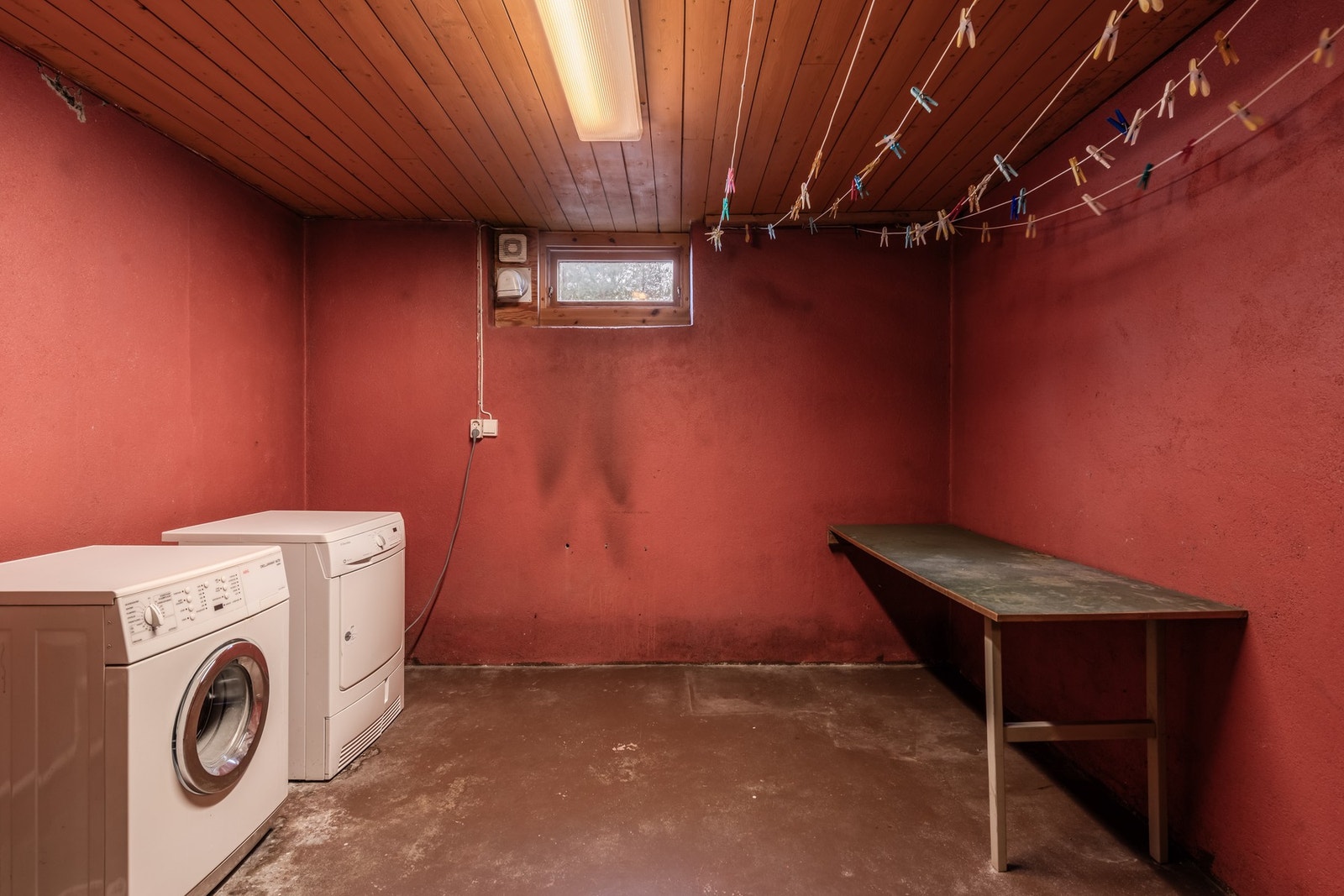 Eget vaskerom i kjeller med god plass. Galleribilde