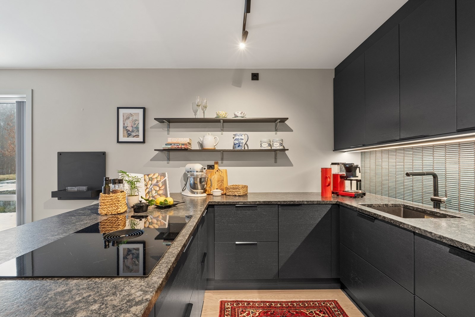 Alle hvitevarer er integrerte og fra byggeåret 2021. Galleribilde