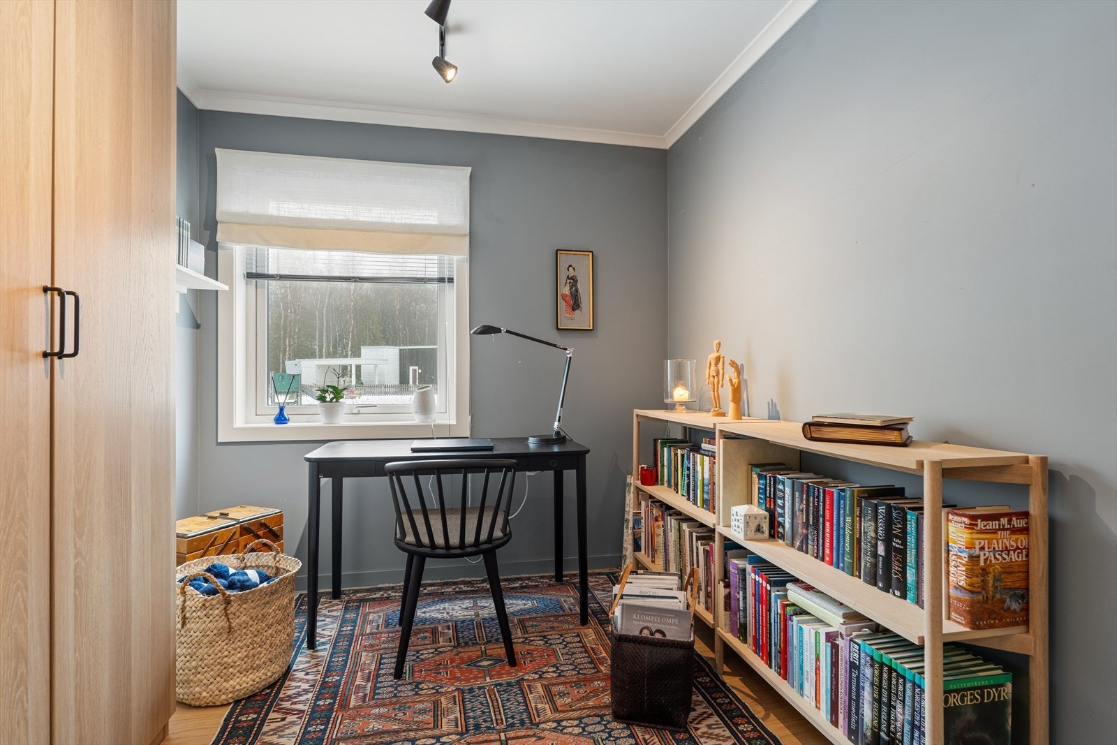 Soverommene har ulike oppbevaringsløsninger / plass til ønsket skap. Galleribilde