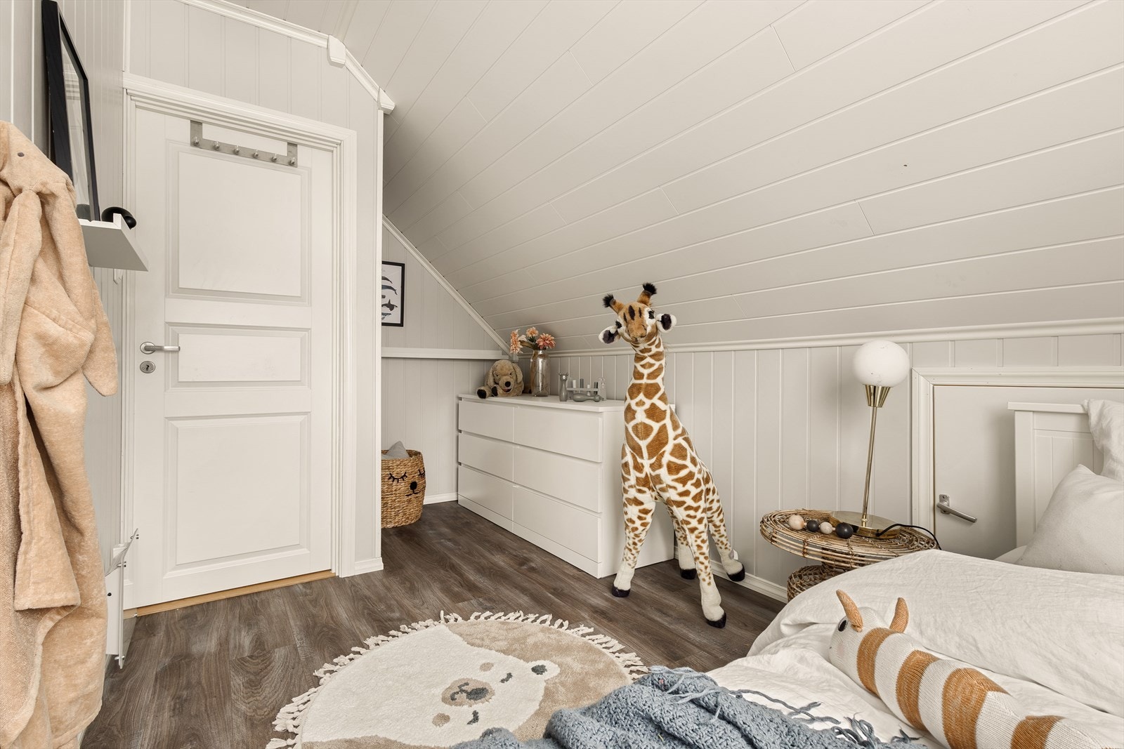 Soverommet har god plass til seng og oppbevaring. Galleribilde