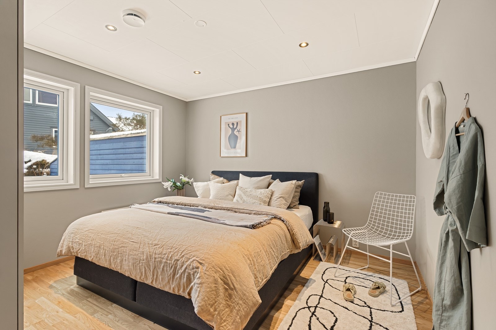 Hovedsoverommet ligger i 1. etasje og har god størrelse. Galleribilde