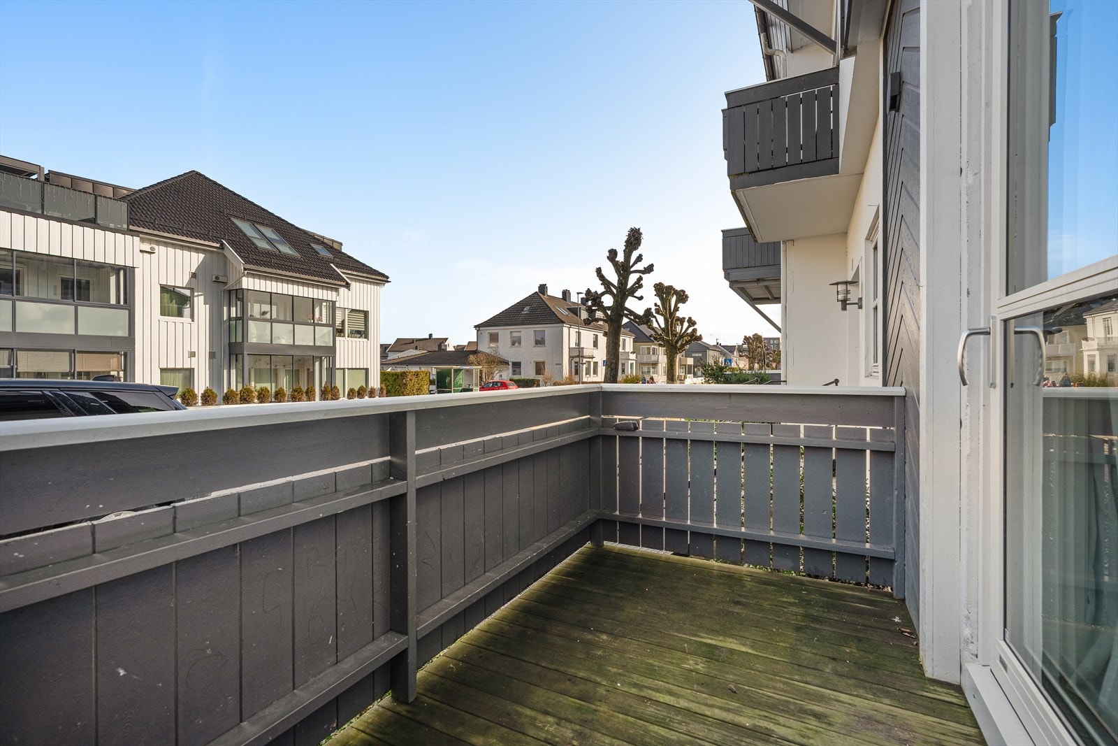 Her er det plass til diverse utemøbler og grill Galleribilde