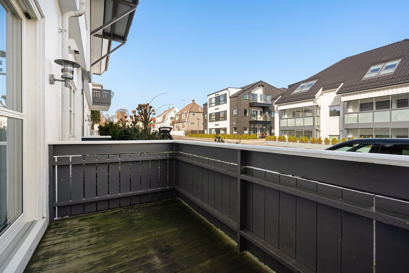 Fra stuen er det utgang til balkong Galleribilde