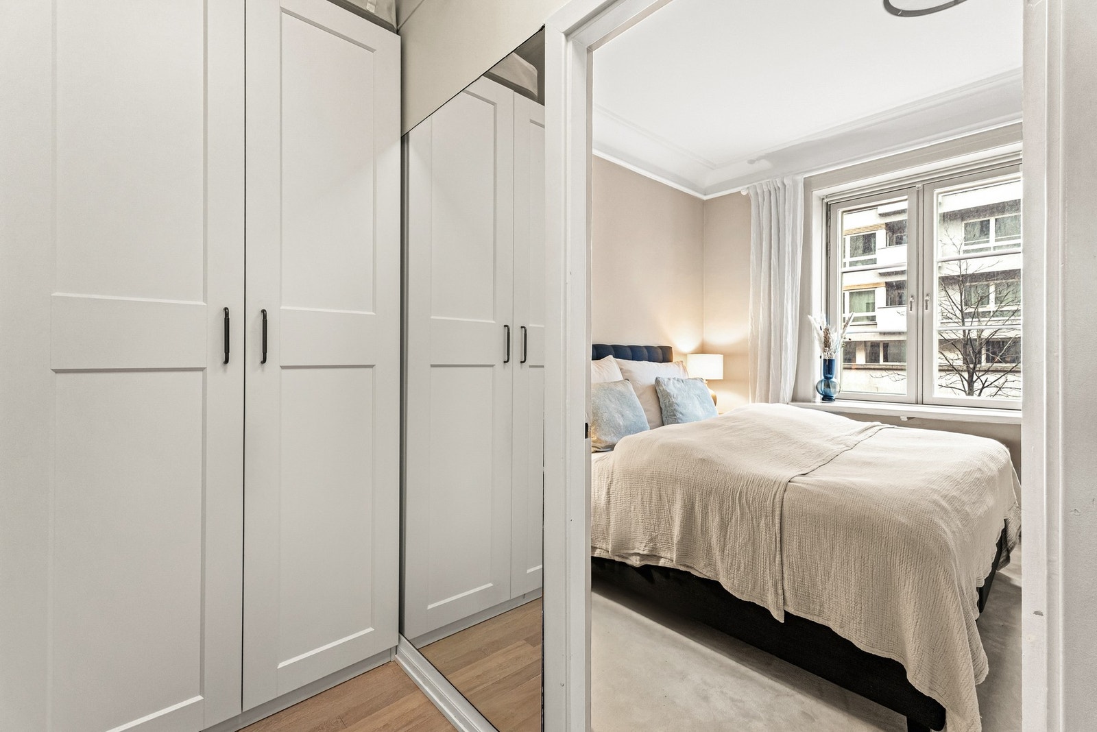 Skapplass i gang mellom stue/soverom Galleribilde