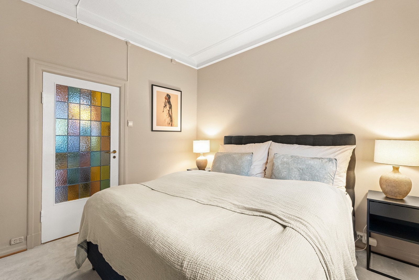 Soverommet har vegg-til-vegg teppe fra 23/24 | Klassiske dør Galleribilde