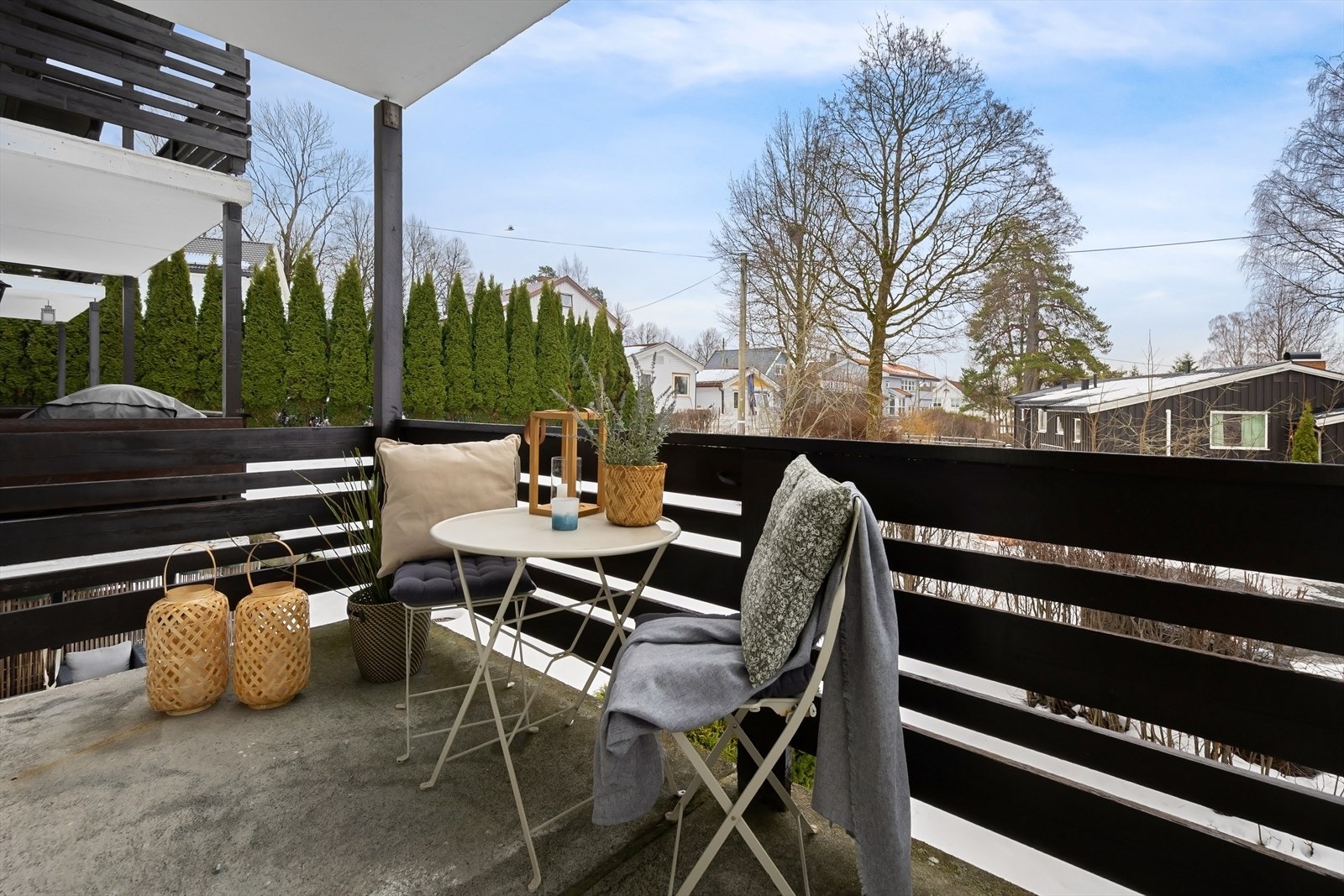 Sørvendt og solrik balkong på ca 6 kvm. Galleribilde