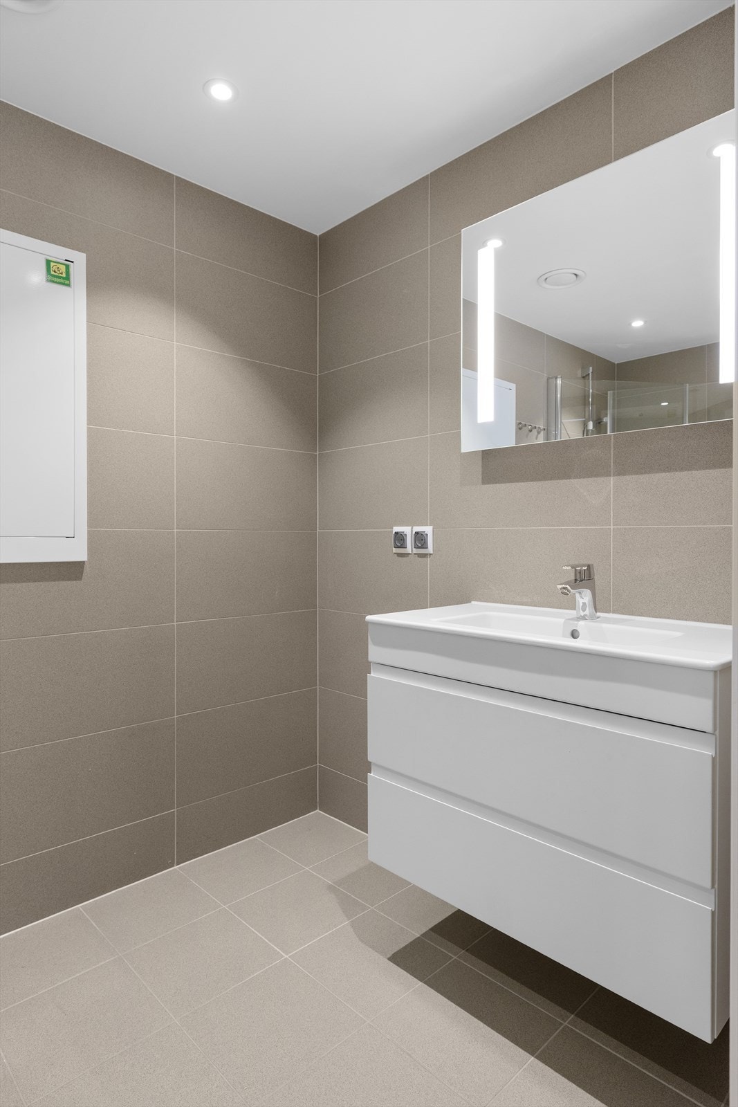 På badet er det også opplegg og plass for vaskemaskin. Galleribilde