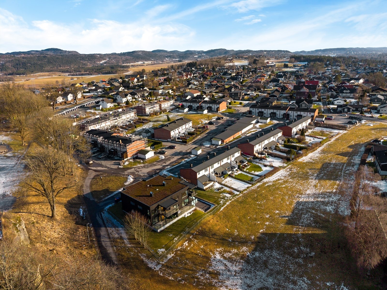 Chr. Magnus Falsensgate er en attraktiv adresse, og innerst i denne veien ligger nr. 2, på en sydvestvendt tomt med sol fra morgen til kveld. Galleribilde