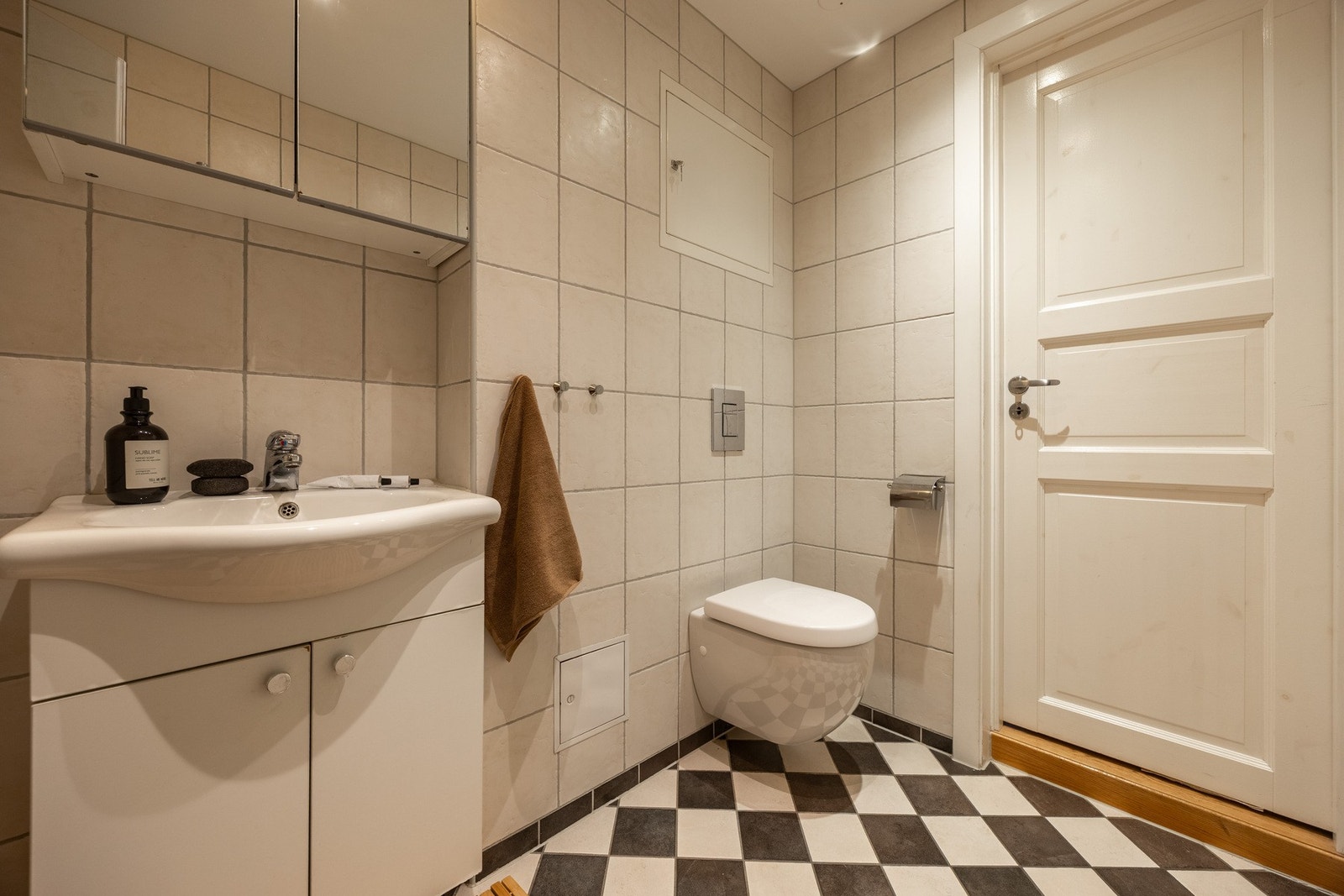 Badet har opplegg for vaskemaskin. Galleribilde