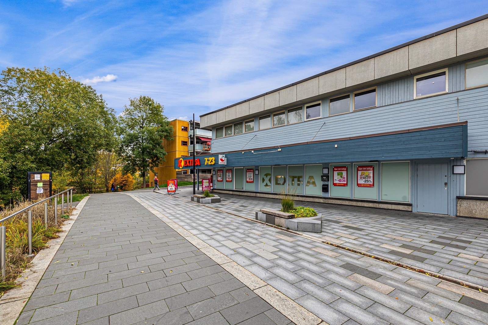 Dagligvarehandelen kan gjøres på Coop Extra som ligger rett ved leiligheten Galleribilde