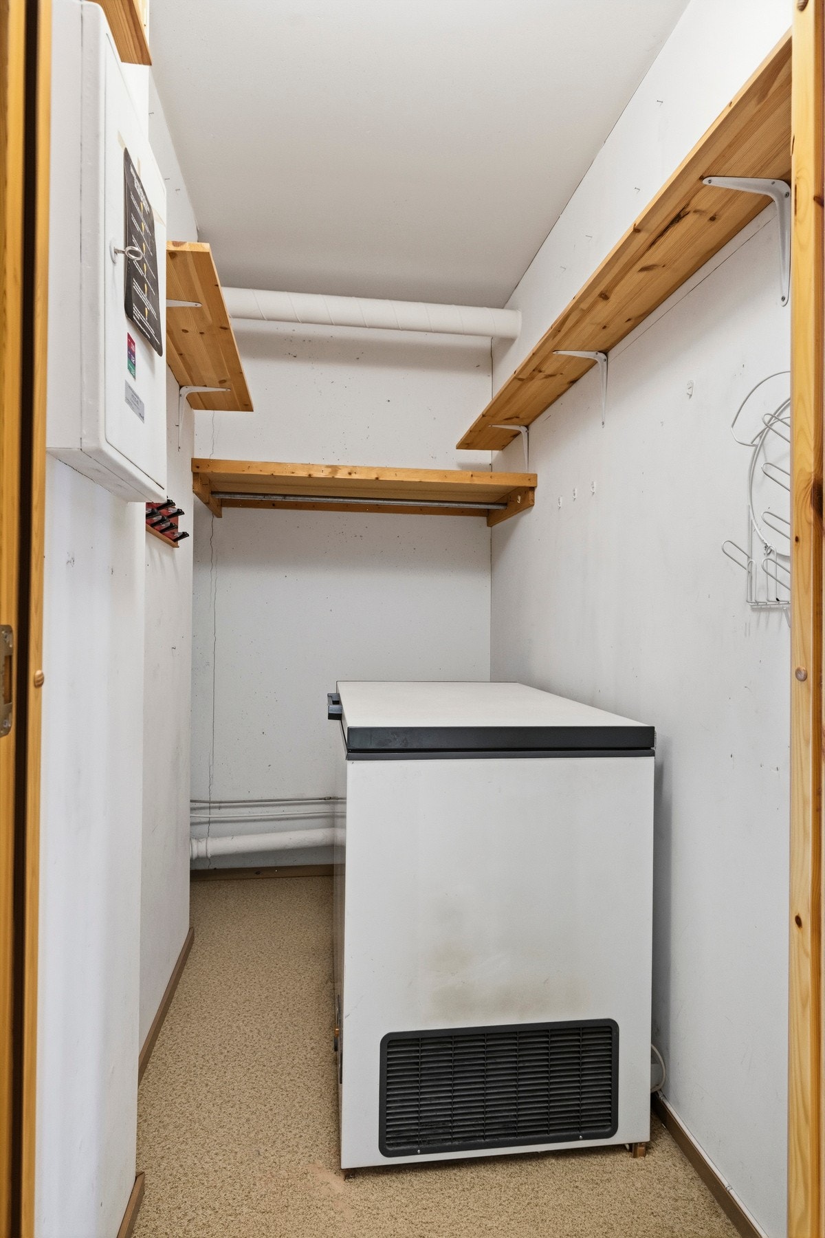 Leiligheten har en innvendig bod, i tillegg til kjellerbod målt til 2,4 kvm, samt et låsbart skap på 0,4 kvm i kjølebod Galleribilde