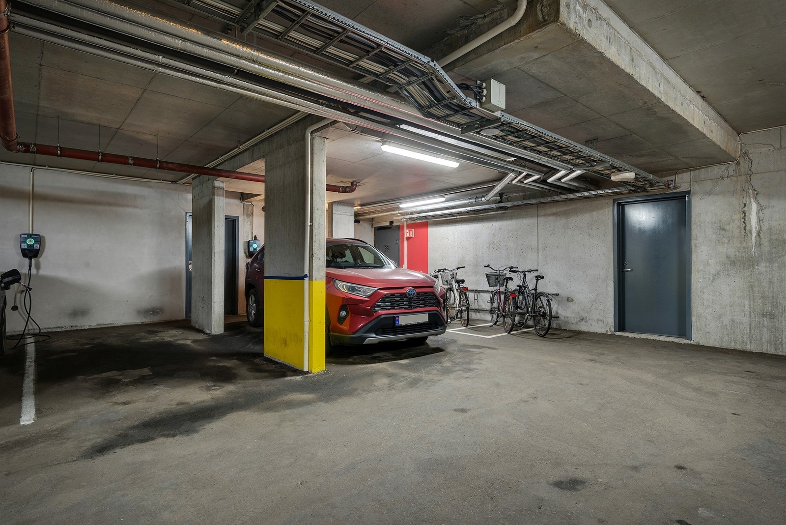 - Det er flytende parkering i garasjen. Alle har rett til en plass - Galleribilde
