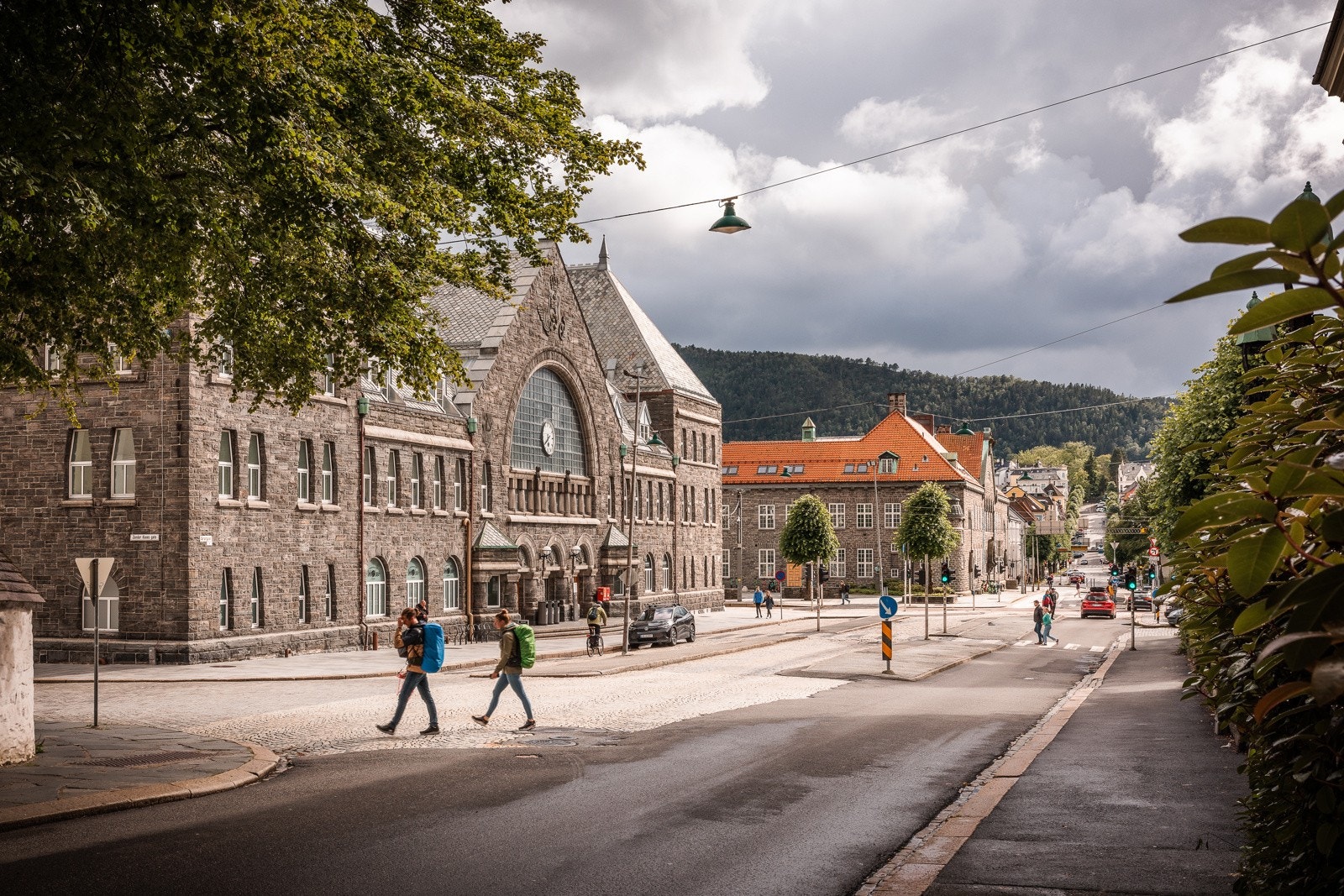 - Like nedenfor finner du både Jernbanestasjonen og Nonneseter bybanestopp - Galleribilde