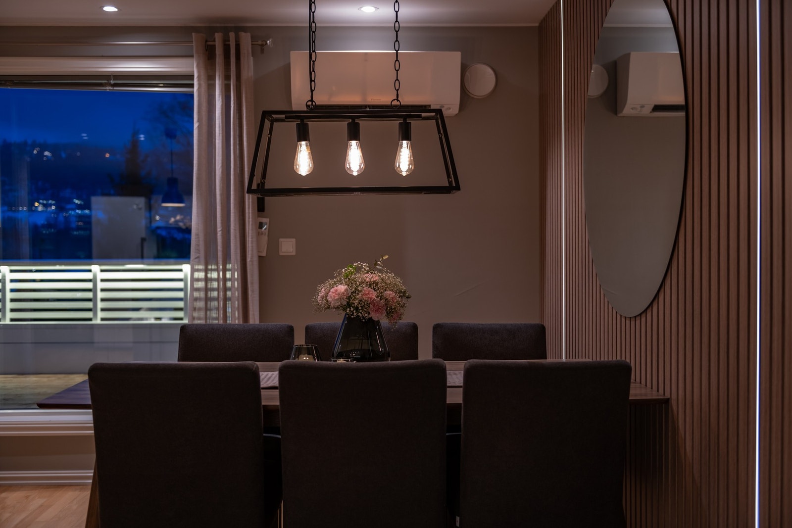 Praktisk varmepumpe bidrar til stabil temperatur. Galleribilde