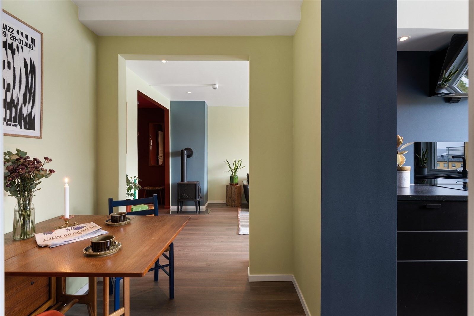 En praktisk planløsning gir et klart skille mellom stue, kjøkken og soverom. Galleribilde