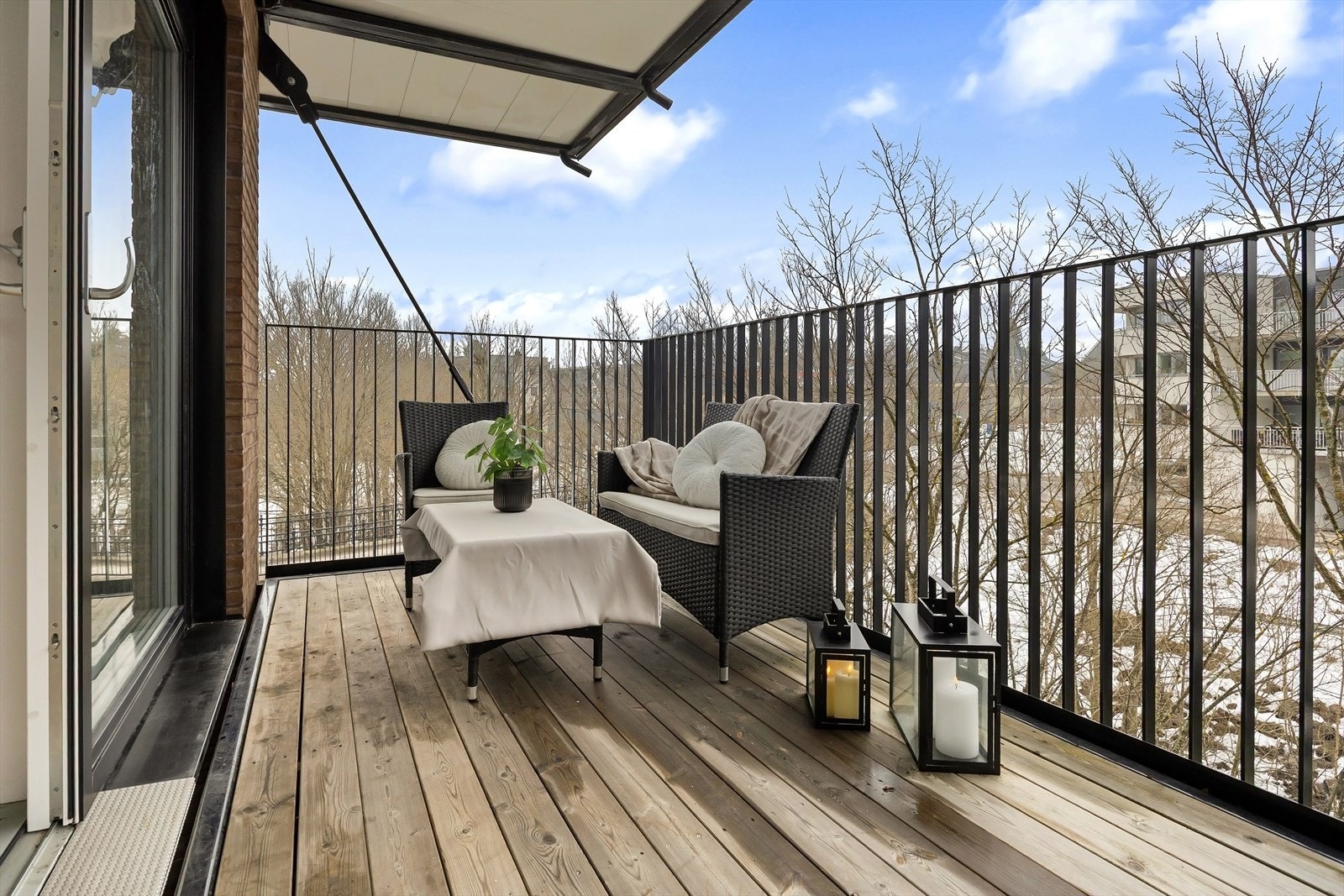 Nordvik Østensjø v/ Don Tuan Tran har gleden av å presentere Segelckes vei 14. Galleribilde