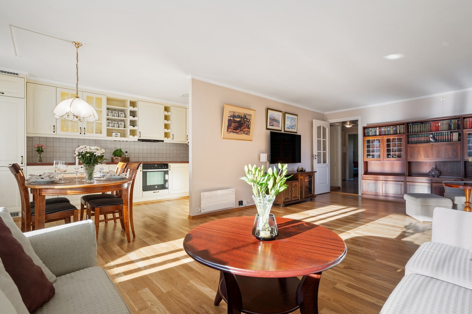 Kjøkken i åpen løsning Galleribilde