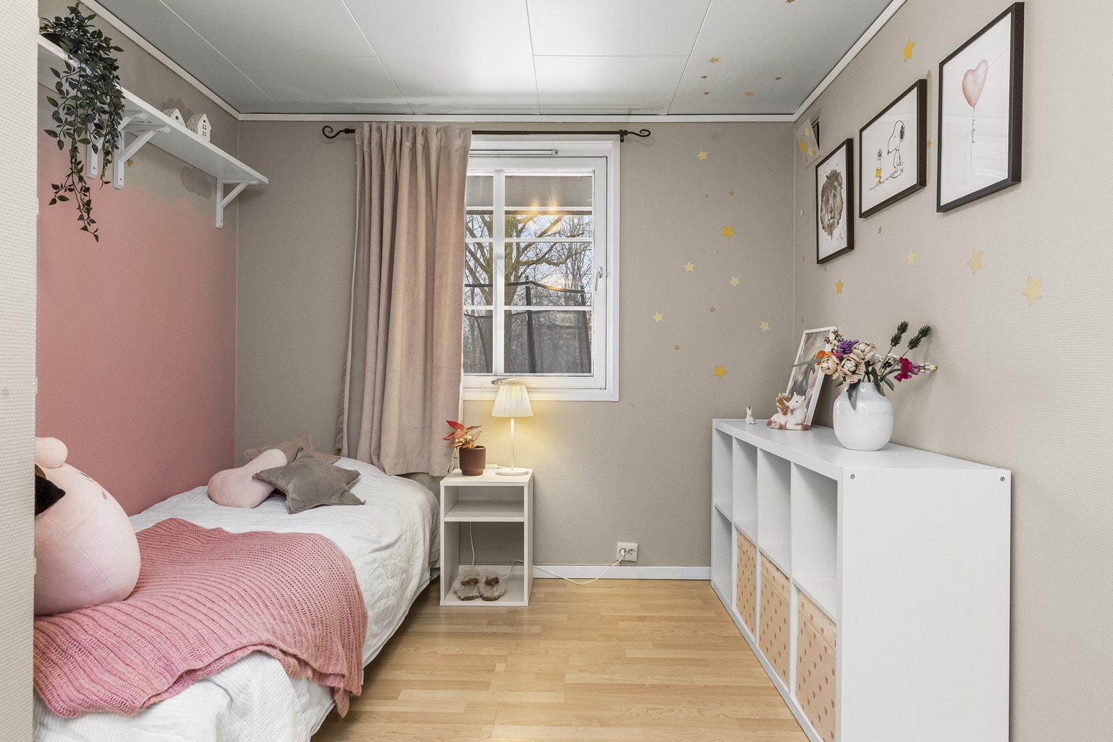 Soverommet i underetasjen er av god størrelse. Galleribilde