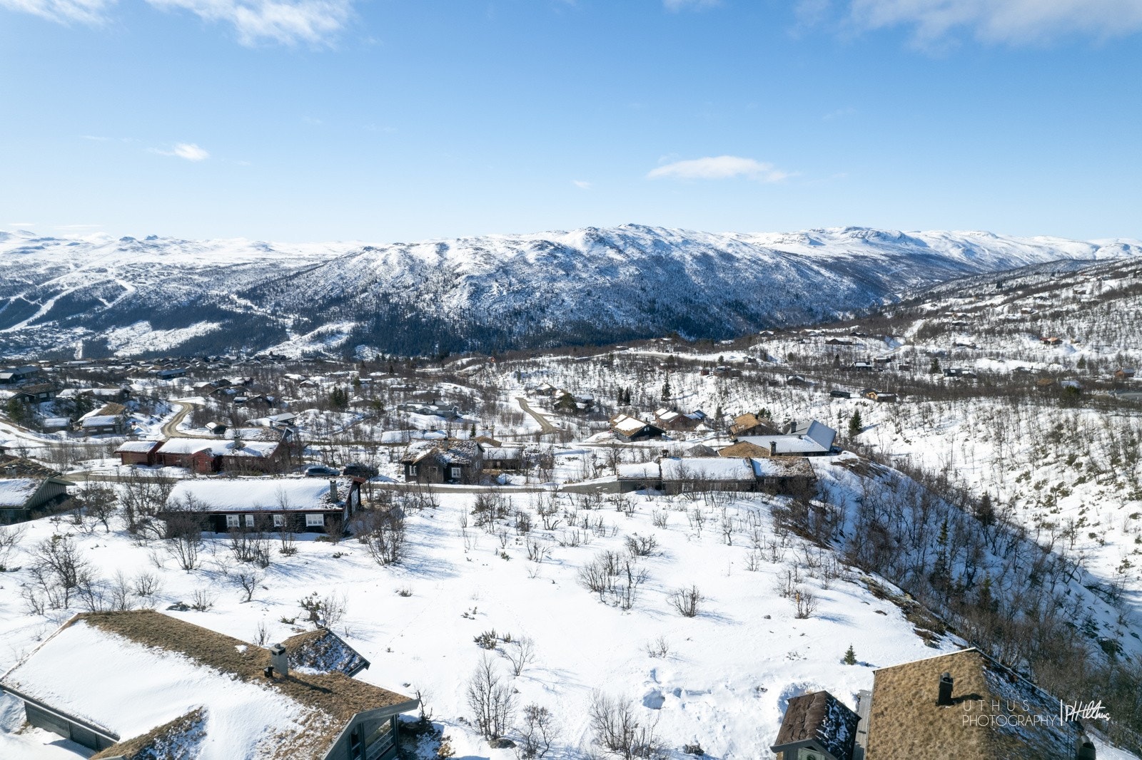 Tomten er sydvendt, så her får man hele solgangen med gode solforhold selv midt vinters Galleribilde