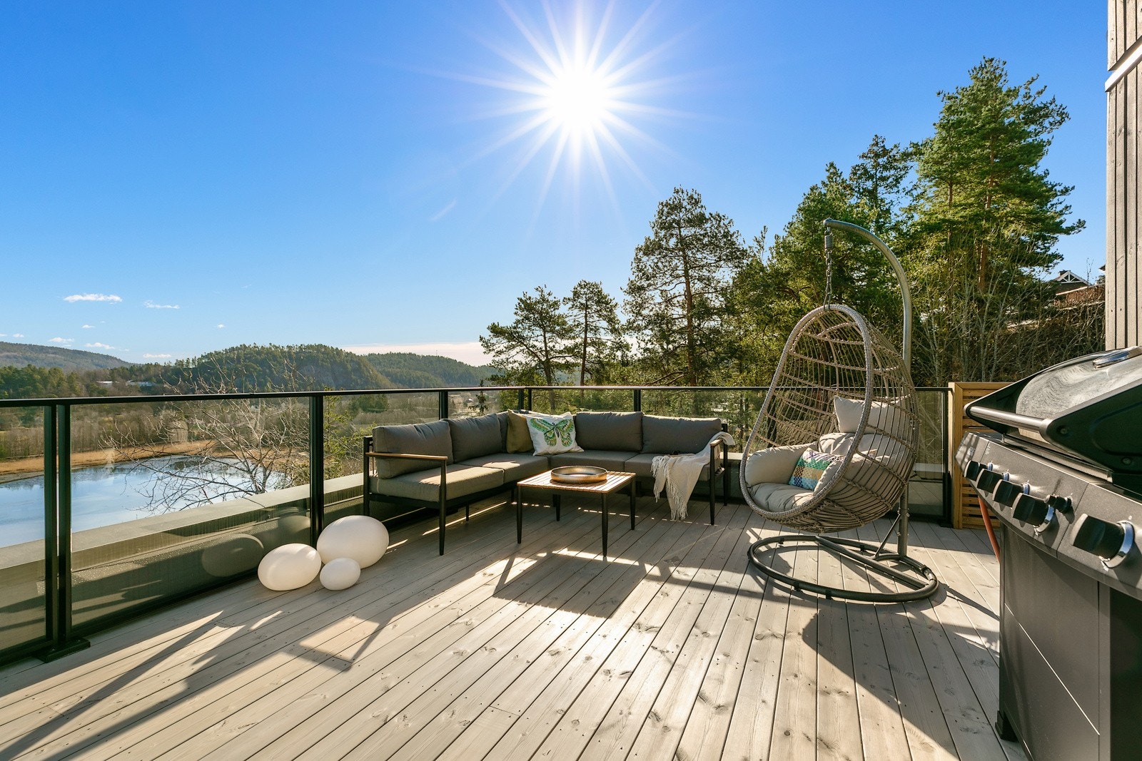 Her kan man dele inn terrassen i forskjellige soner. Galleribilde